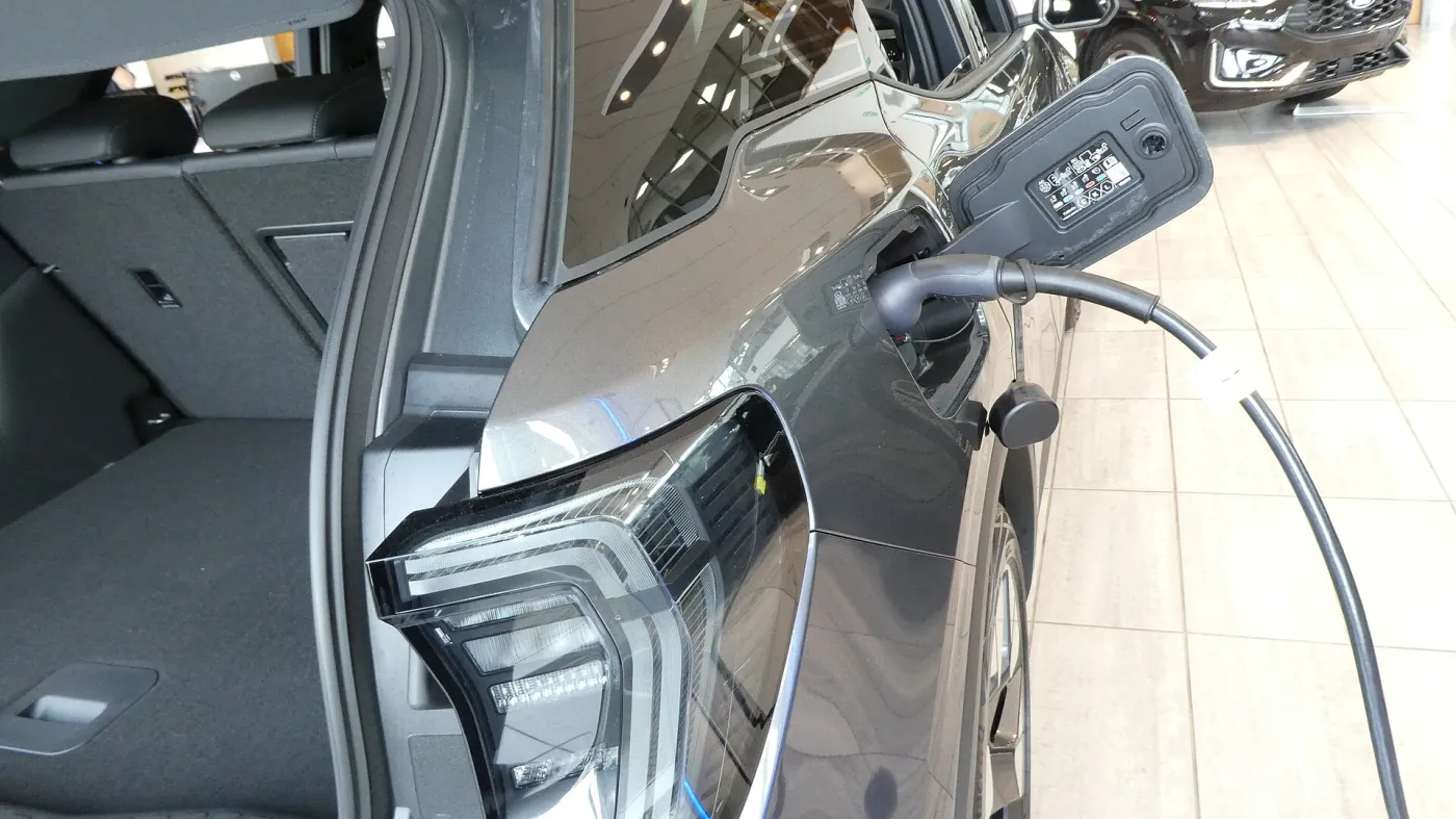 Type 2 charging cable and connector